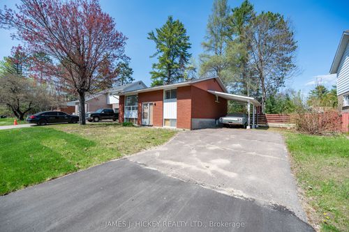 5 Hammond Crt, Deep River, ON, K0J1P0 | Card Image