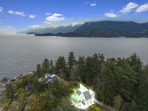 28 Passage Island, West Vancouver, BC, V7W1V8 | Card Image