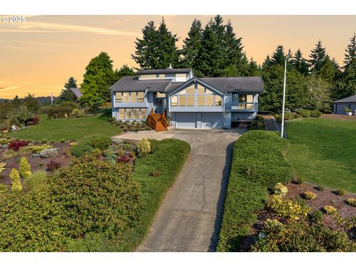 88616 Ocean View Ln, Florence, OR, 97439-8742 | Card Image