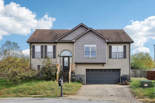 698 Fox Trail Ct, Clarksville, TN, 37040-6251 | Card Image