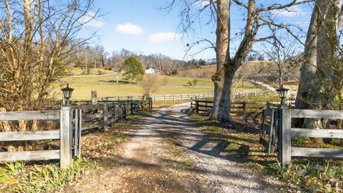 2640 Fry Branch Rd, Lynnville, TN, 38472-5333 | Card Image