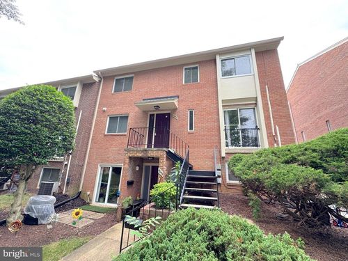 4657 Logsdon Dr, ANNANDALE, VA, 22003-3564 | Card Image