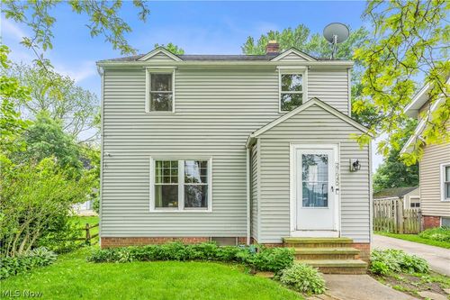 27645 Butternut Ridge Rd, North Olmsted, OH, 44070-3158 | Card Image