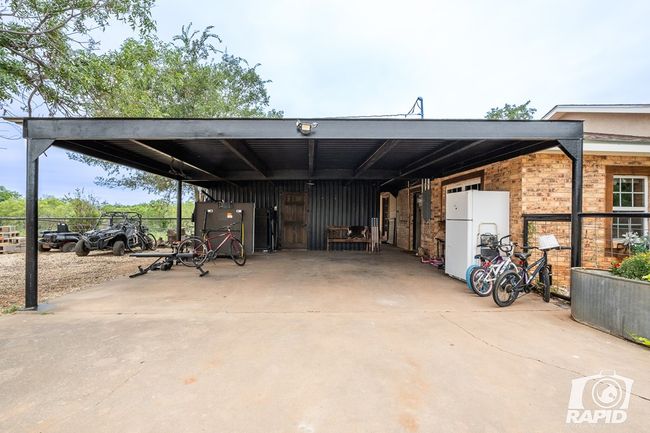 715 E Main St, House other with 3 bedrooms, 2 bathrooms and 2 parking in Bronte TX | Image 4