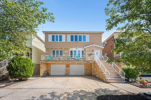 13 Schuyler Pl W, Bayonne, NJ, 07002-1576 | Card Image