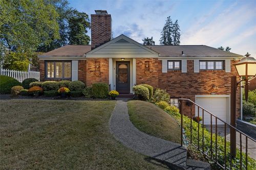 1826 President Dr, Glenshaw, PA, 15116-2152 | Card Image