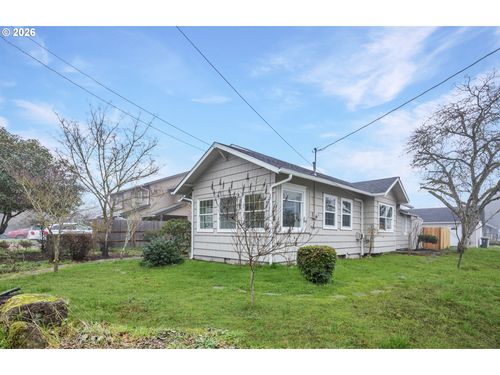 690 W Morton St, Lebanon, OR, 97355-2238 | Card Image