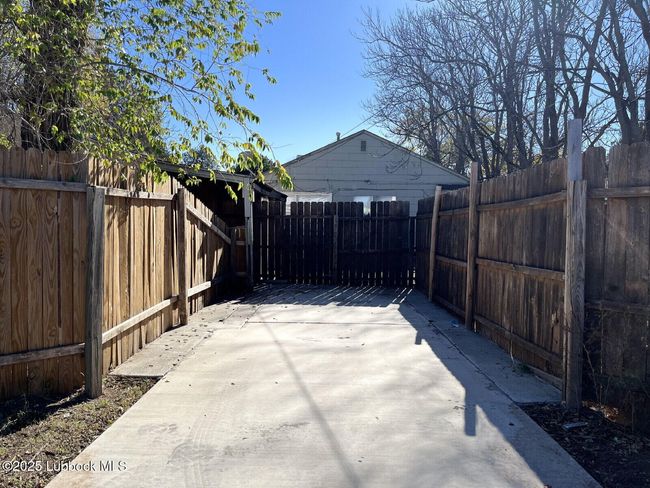 REAR - 2208 20 Th St, House other with 1 bedrooms, 1 bathrooms and null parking in Lubbock TX | Image 13
