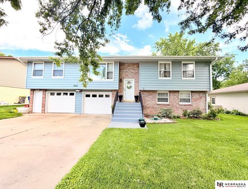 1824 Fairfield Street, Lincoln, NE, 68521 | Card Image