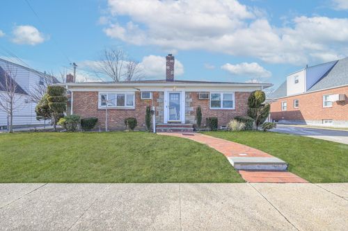 a-515 S 12th St, New Hyde Park, NY, 11040-5566 | Card Image