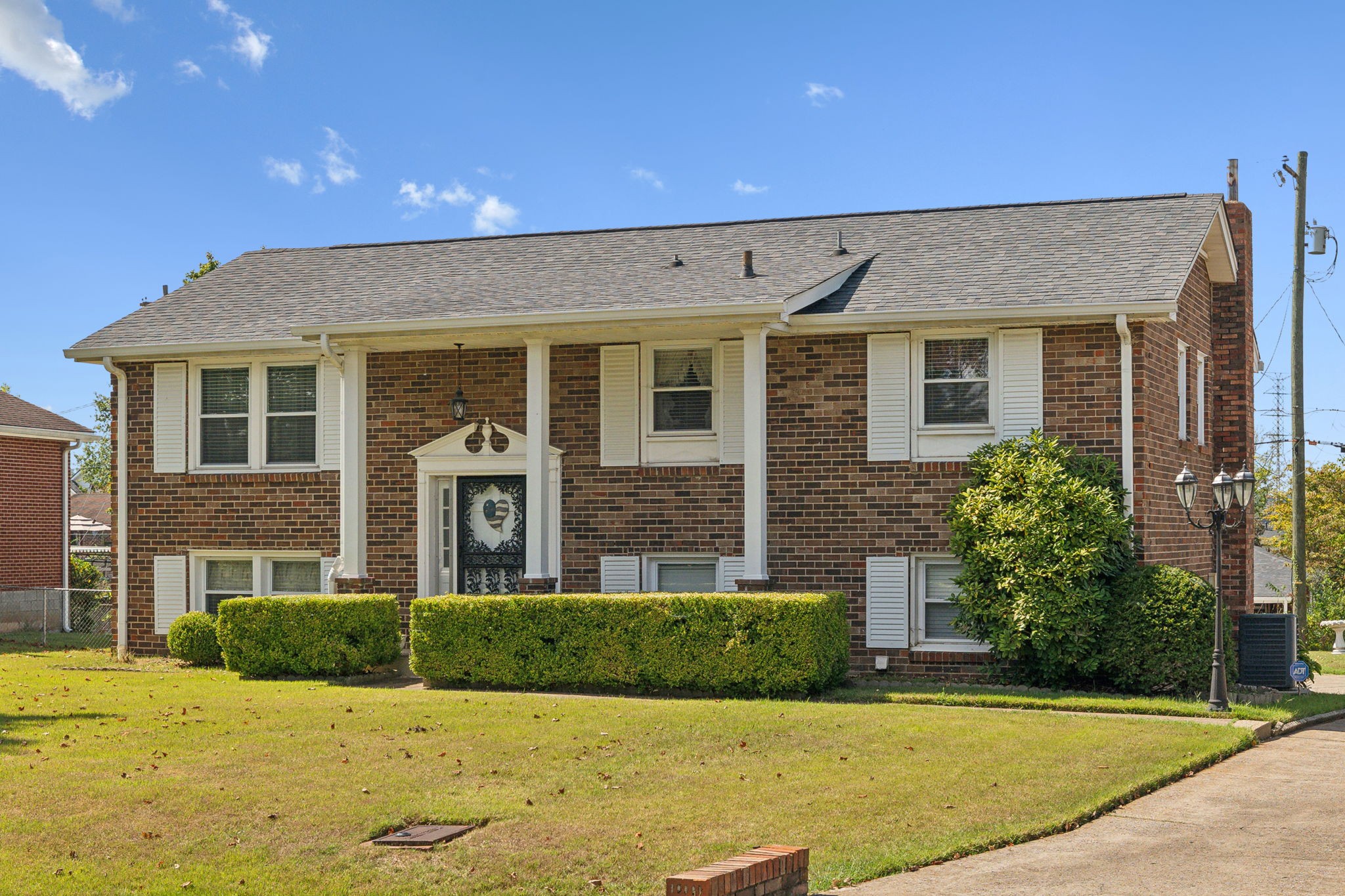 Sprint Dr, Nashville, TN 37209