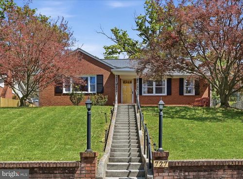 727 Morison St, CHARLES TOWN, WV, 25414-1436 | Card Image