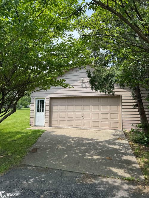 123 West South Street, Lamoni, IA, 50140 | Card Image