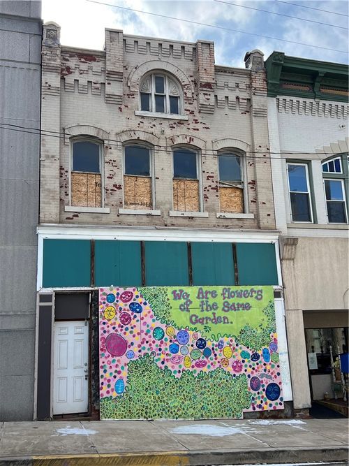 404 Clay Ave, Jeannette, PA, 15644-2123 | Card Image