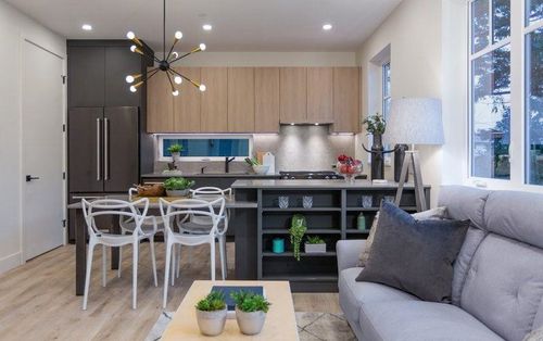 2708 Woodland Dr, Vancouver, BC, V5N3P8 | Card Image