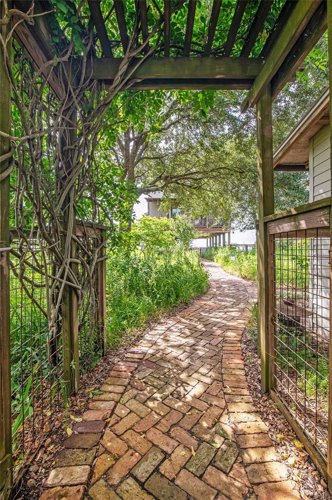 3014 Todville Rd, House other with 3 bedrooms, 3 bathrooms and 2 parking in Seabrook TX | Image 6