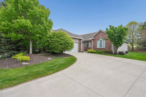 1b-1902 Nw 126th St, Clive, IA, 50325-8164 | Card Image