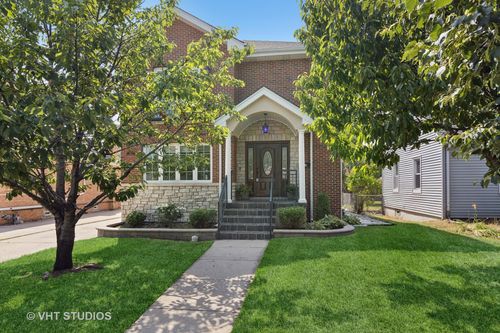 8118 N Overhill Ave, Niles, IL, 60714-2822 | Card Image