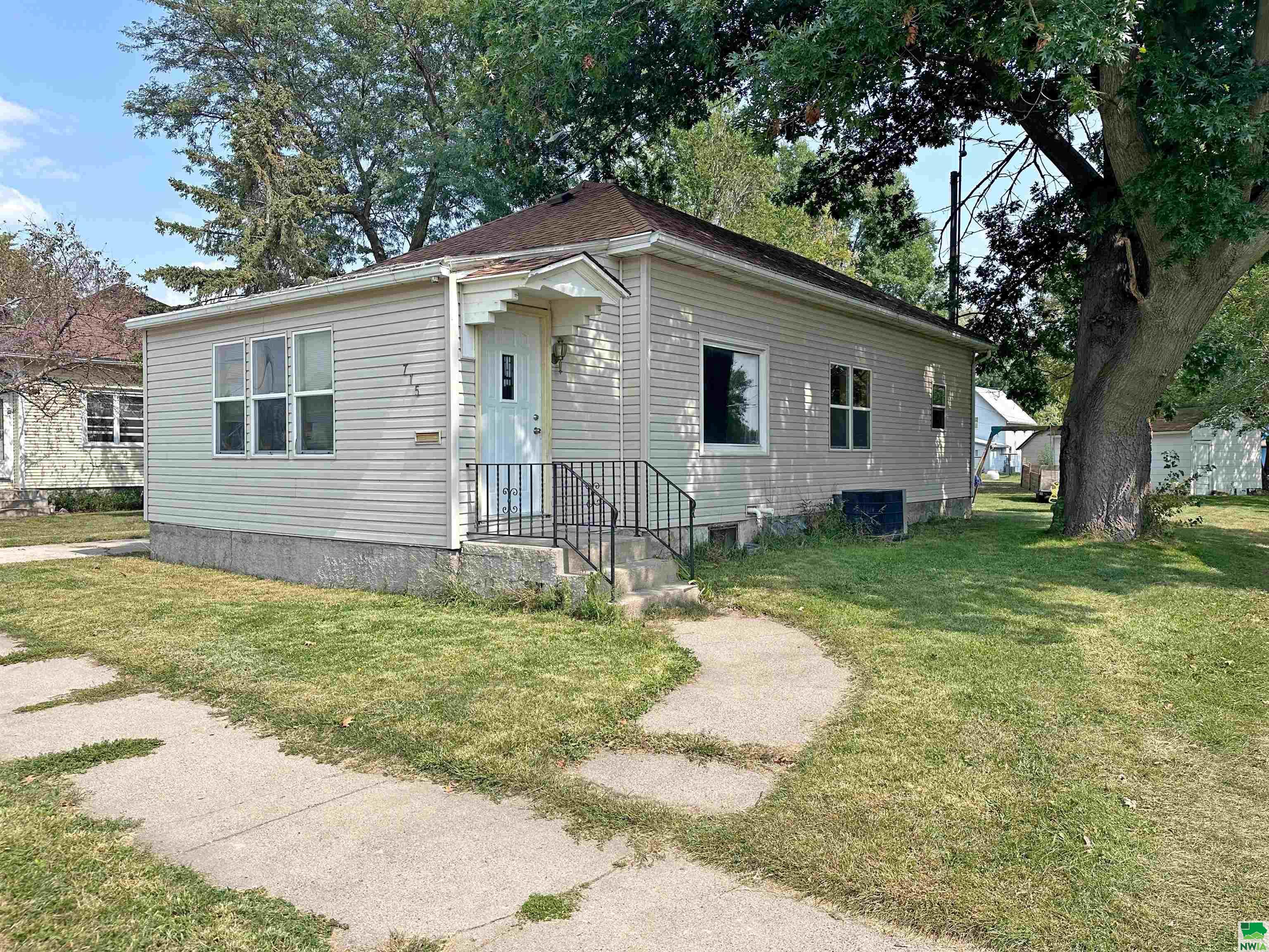 Oneida St, Storm Lake, IA 50588