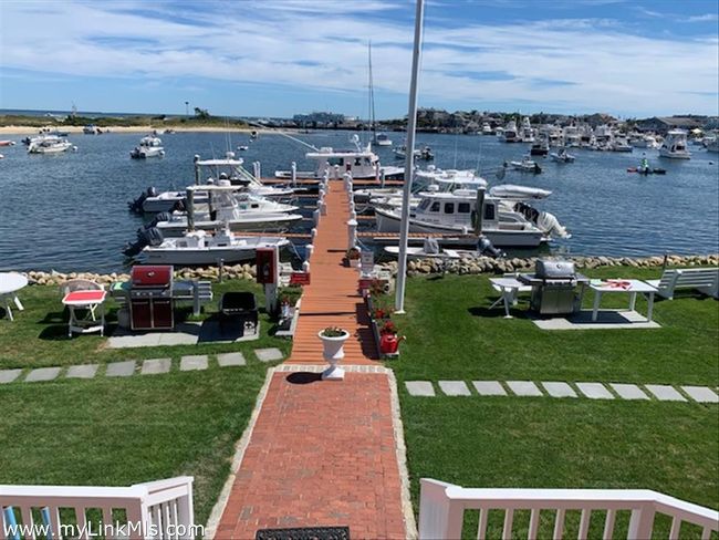 UNIT-1 - 47 E Chop Dr, Condo with 1 bedrooms, 1 bathrooms and null parking in Oak Bluffs MA | Image 13