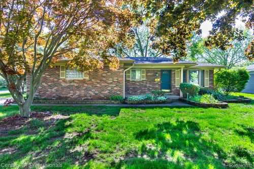5190 Babbit Dr, Troy, MI, 48085-3431 | Card Image