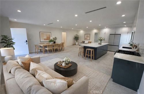 8435 Grenoble, Sunland, CA, 91040 | Card Image
