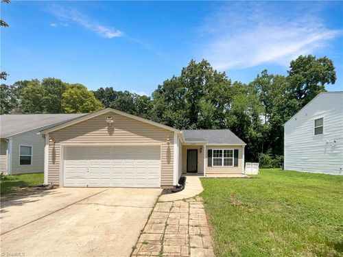 4489 Westhill Pl, Kernersville, NC, 27284-9775 | Card Image