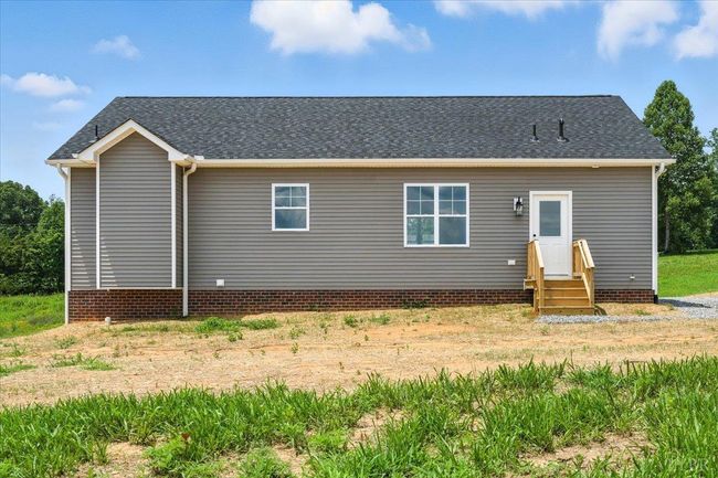 8666 Hat Creek Rd, House other with 3 bedrooms, 2 bathrooms and null parking in Brookneal VA | Image 5