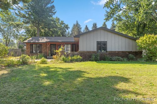 1734 Pleasantwood Dr, Jenison, MI, 49428-9511 | Card Image
