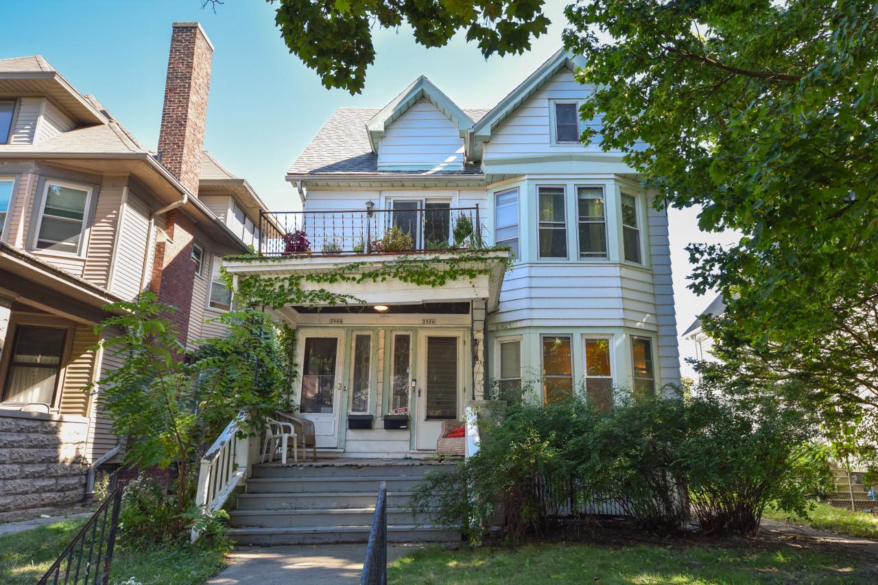 Maryland Ave, Milwaukee, WI 53211