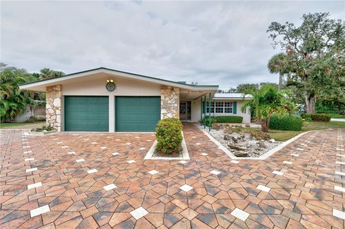 215 Conn Way, Vero Beach, FL, 32963 | Card Image