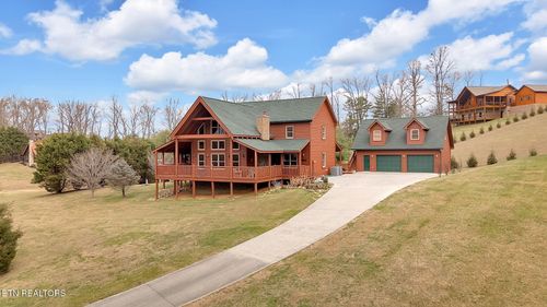 3385 Clear Valley Dr, Sevierville, TN, 37862-2411 | Card Image