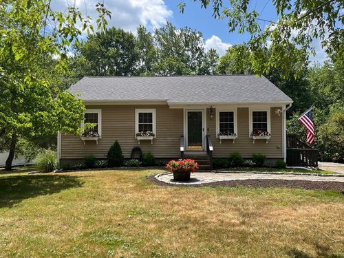 43 Pleasant St, Pembroke, MA, 02359 | Card Image
