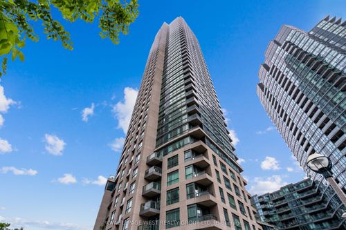 703-219 Fort York Blvd, Toronto, ON, M5V1B1 | Card Image