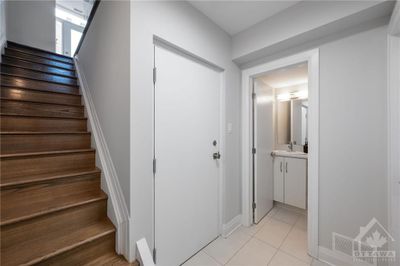 346 Ravenhill Ave E, Townhouse with 2 bedrooms, 3 bathrooms and 1 parking in Ottawa ON | Image 2