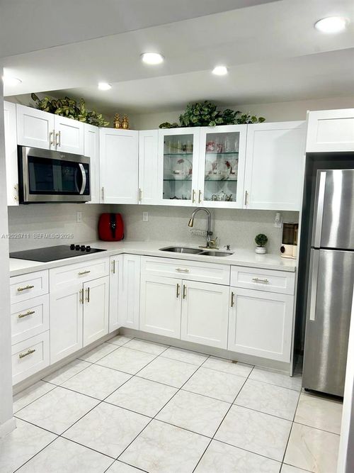 113-9081 Sunrise Lakes Blvd, Sunrise, FL, 33322-6063 | Card Image