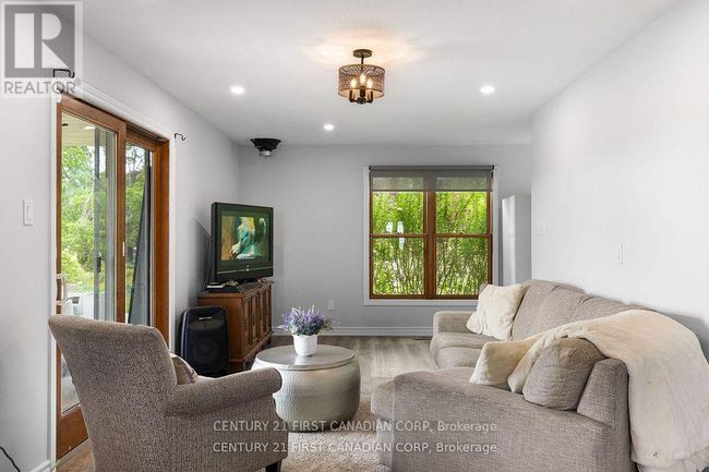 5270 Trafalgar St, House other with 5 bedrooms, 3 bathrooms and 6 parking in Dorchester ON | Image 12