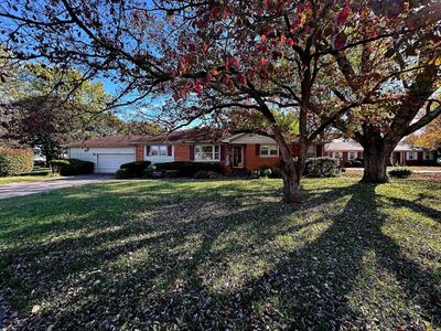 2741 Clinton Cir, House other with 3 bedrooms, 2 bathrooms and 2 parking in Hopkinsville KY | Image 1