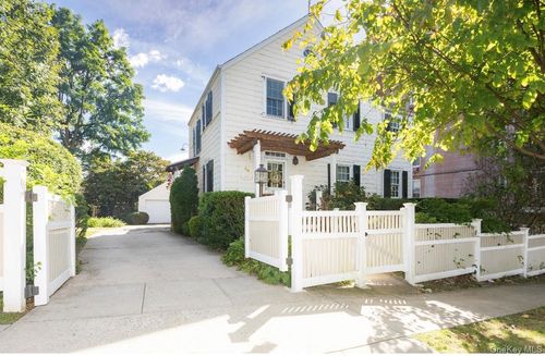 46 Pilot St, Bronx, NY, 10464-1626 | Card Image