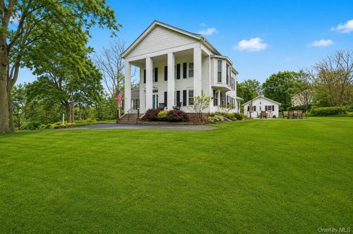 6 Country Club Rd, East Fishkill, NY, 12533-6214 | Card Image