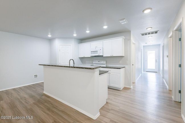 5511 Jarvis St, Home with 6 bedrooms, 4 bathrooms and null parking in Lubbock TX | Image 11