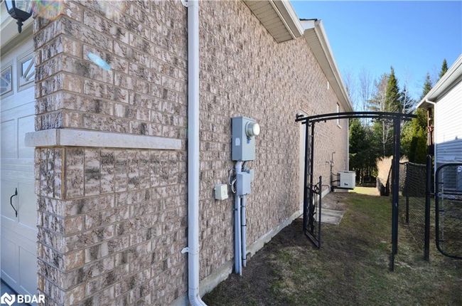 21 Red Pine Cres, House other with 2 bedrooms, 2 bathrooms and 6 parking in Wasaga Beach ON | Image 38