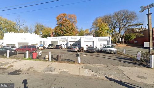 28 Passaic St, Trenton, NJ, 08618-4832 | Card Image