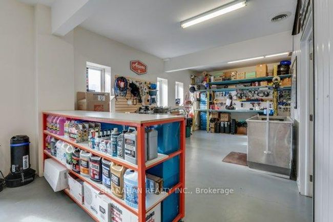 5271 Nauvoo Rd, Home with 0 bedrooms, 2 bathrooms and 10 parking in Warwick ON | Image 13