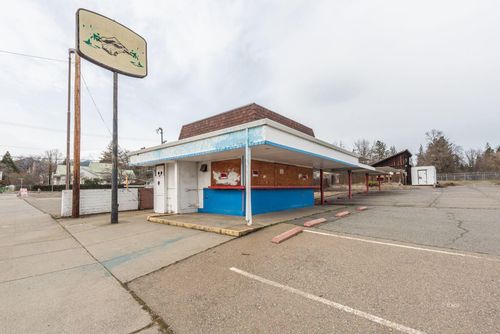 1081 Main St, Weaverville, CA, 96093 | Card Image