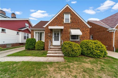 11117 Vernon Ave, Garfield Heights, OH, 44125-2725 | Card Image