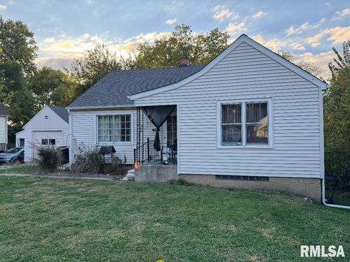 143 Cherry Ln, Washington, IL, 61571-1709 | Card Image