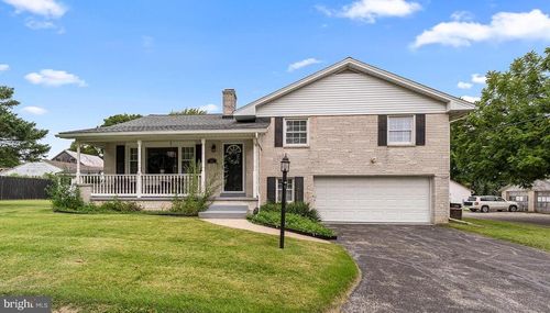 25 W Maple Ave, SHREWSBURY, PA, 17361-1522 | Card Image