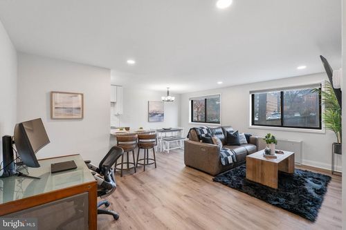 apt-220-8601 Manchester Rd, SILVER SPRING, MD, 20901-6144 | Card Image