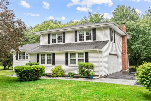 355 W Avon Road, Avon, CT, 06001 | Card Image